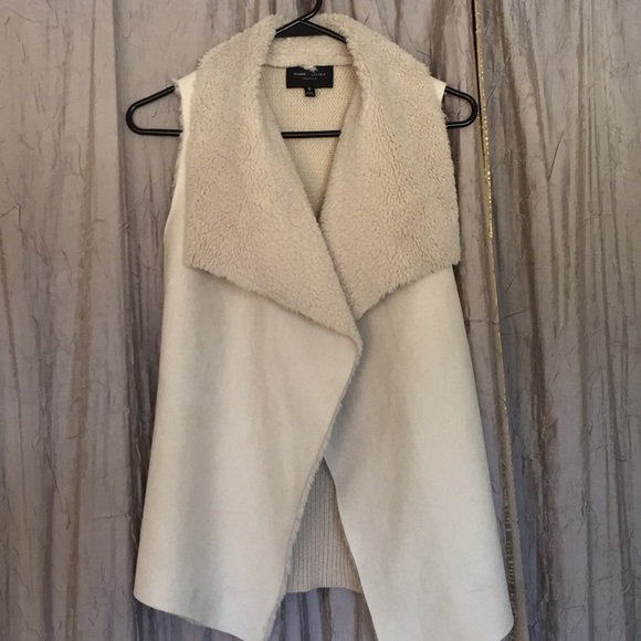 Romeo & Juliet Couture Jackets & Blazers - Romeo & Juliet Couture vest